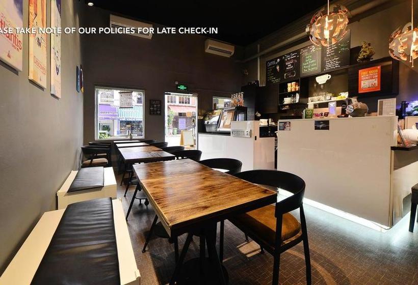 Zen Hostel Race Course Rd