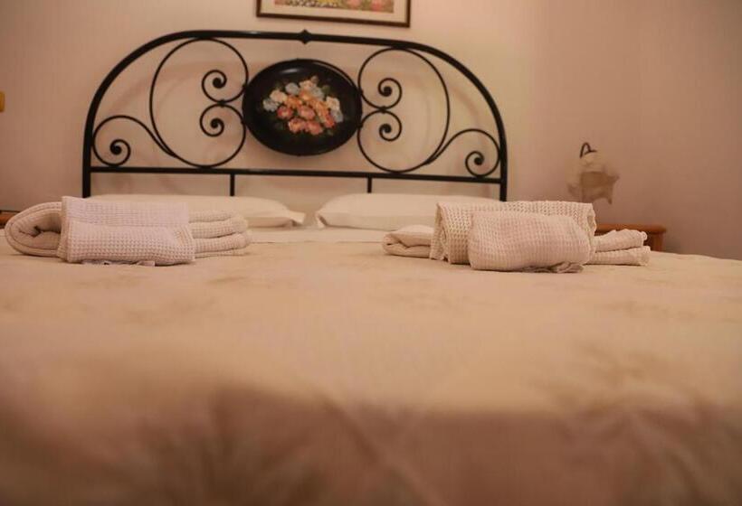 تختخواب و صبحانه Two Room Apartment With Swimming Pool And Breakfast Included 2 Km From Tropea