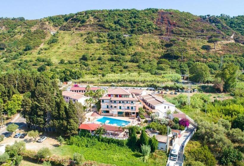 تختخواب و صبحانه Two Room Apartment With Swimming Pool And Breakfast Included 2 Km From Tropea