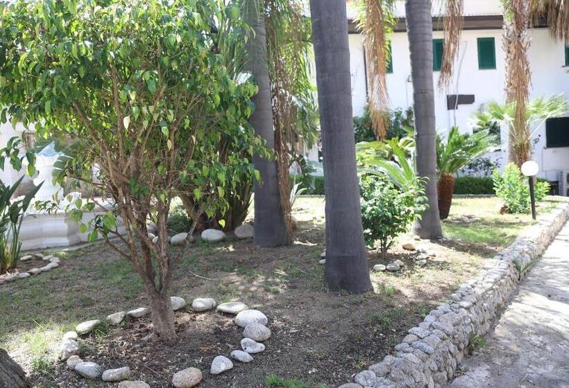 تختخواب و صبحانه Two Room Apartment With Swimming Pool And Breakfast Included 2 Km From Tropea