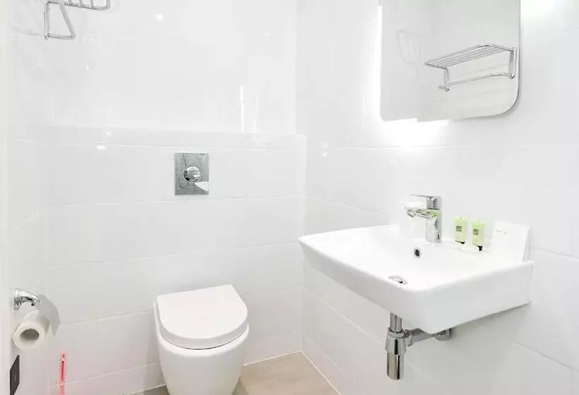 ホテル The Chapter   The J Hyde Park