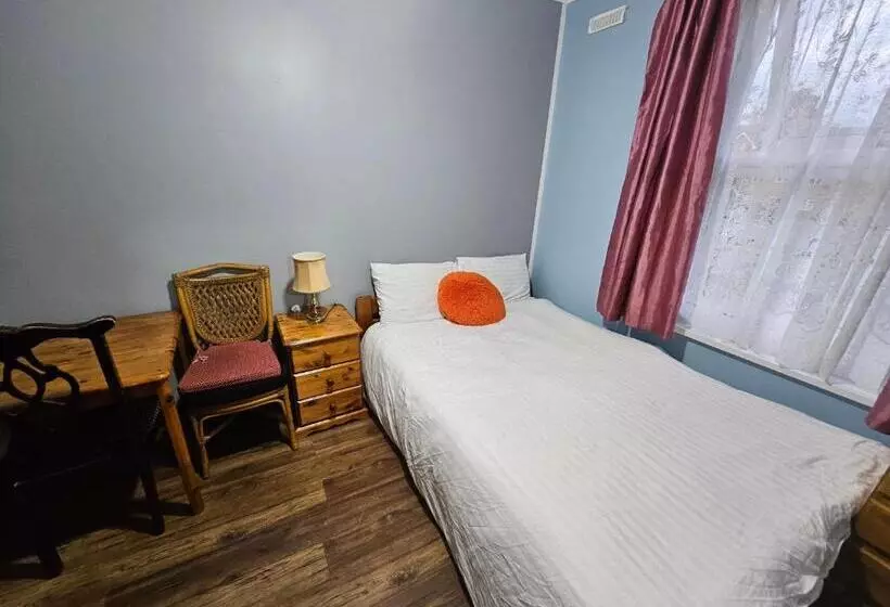 Majatalo Affordable Rooms With Kitchen Near Station Overnight Free Parking 6pm To 8am