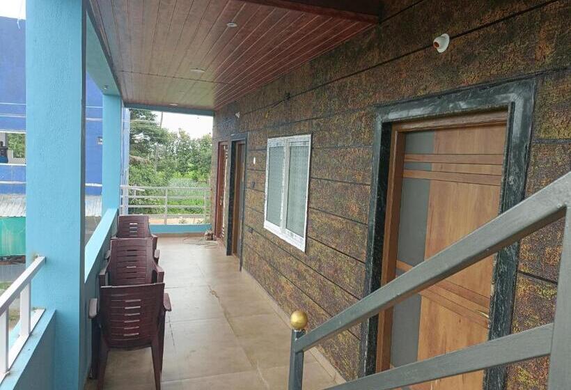 Пансион Hampi Travellers Guest House