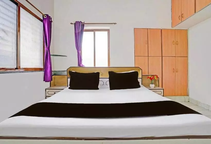 Oyo 82458 Hotel Shivshakti