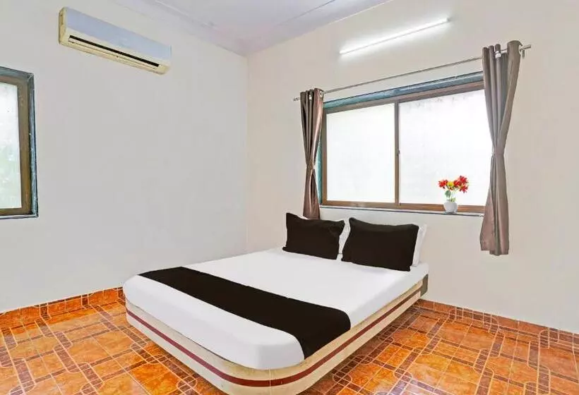Oyo 82458 Hotel Shivshakti