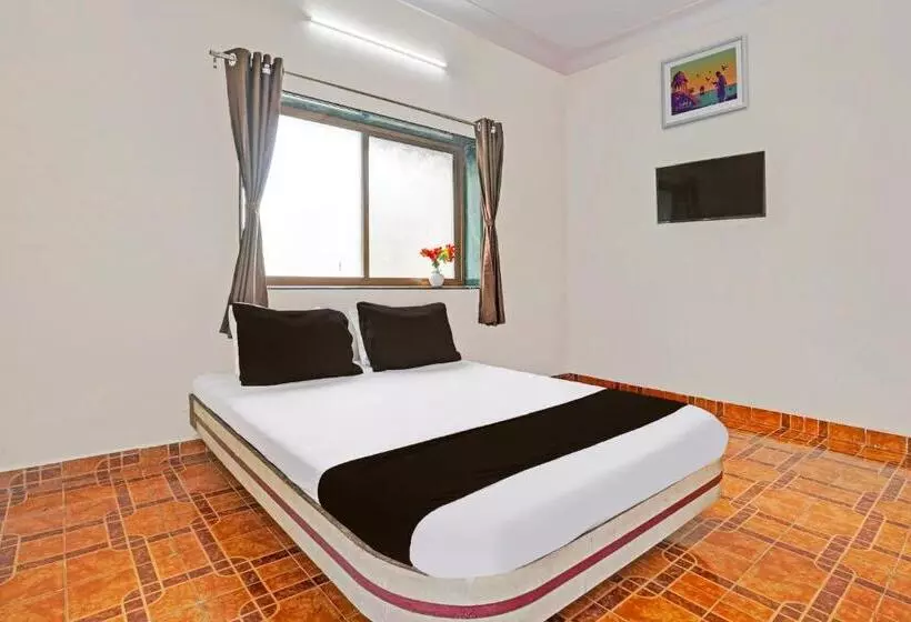 Oyo 82458 Hotel Shivshakti