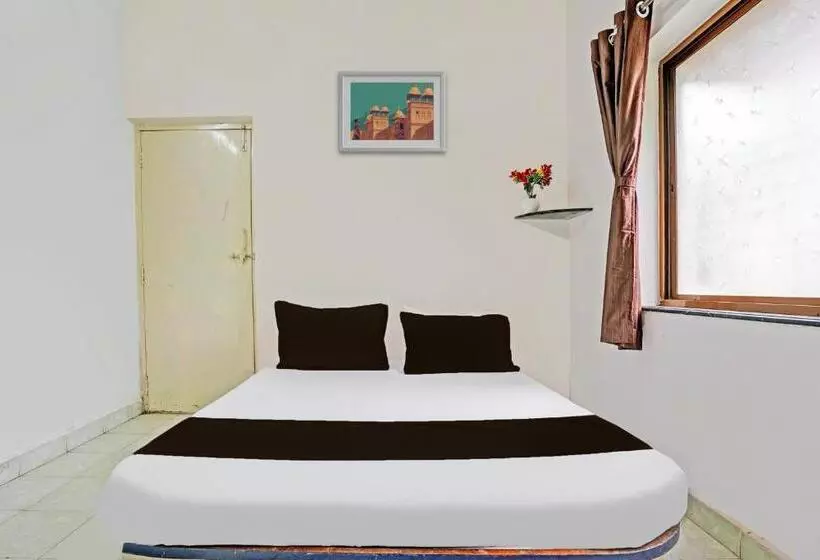 Oyo 82458 Hotel Shivshakti