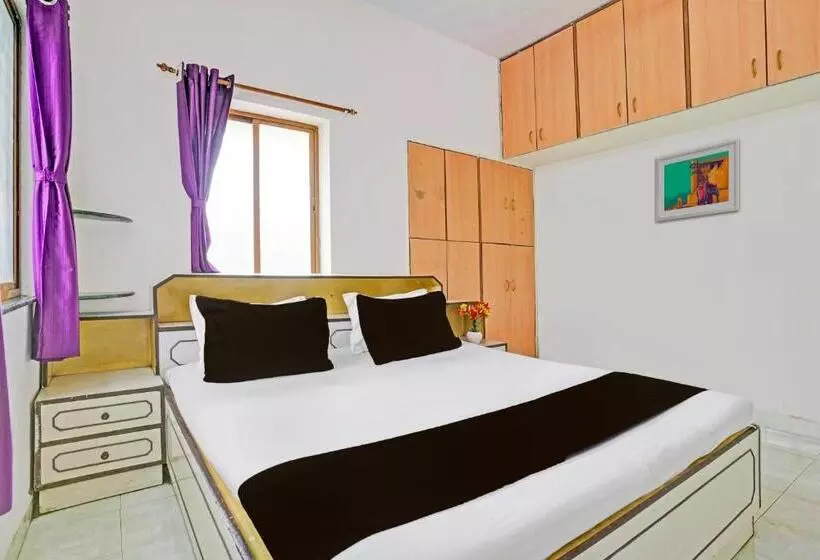 Oyo 82458 Hotel Shivshakti