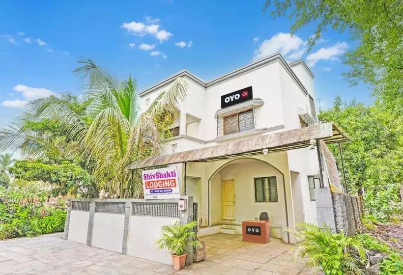 Oyo 82458 Hotel Shivshakti