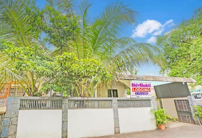 Oyo 82458 Hotel Shivshakti