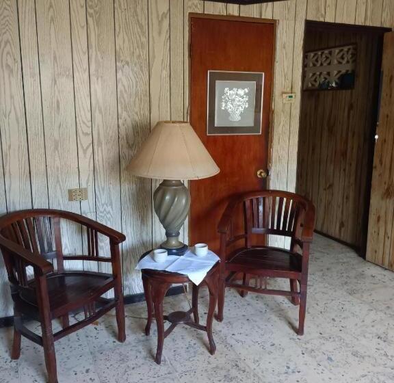 Majatalo Backpack Cabin A12892