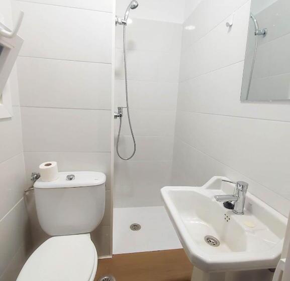 بنسيون Hostal Airiños De Vigo