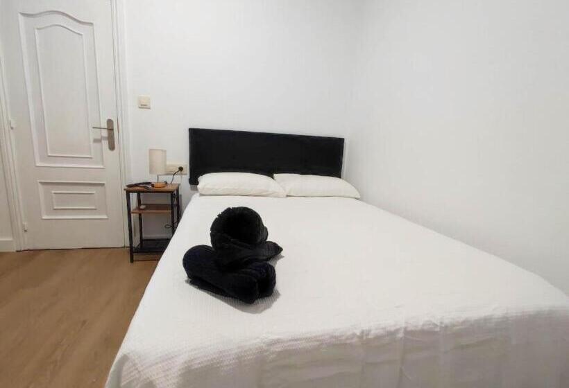 بنسيون Hostal Airiños De Vigo