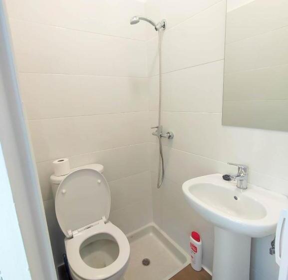 بنسيون Hostal Airiños De Vigo