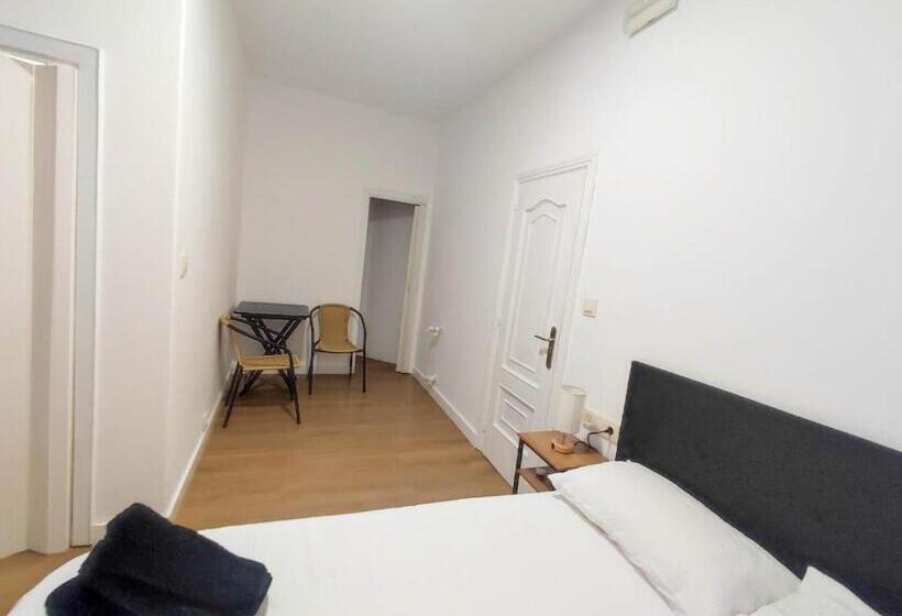 بنسيون Hostal Airiños De Vigo