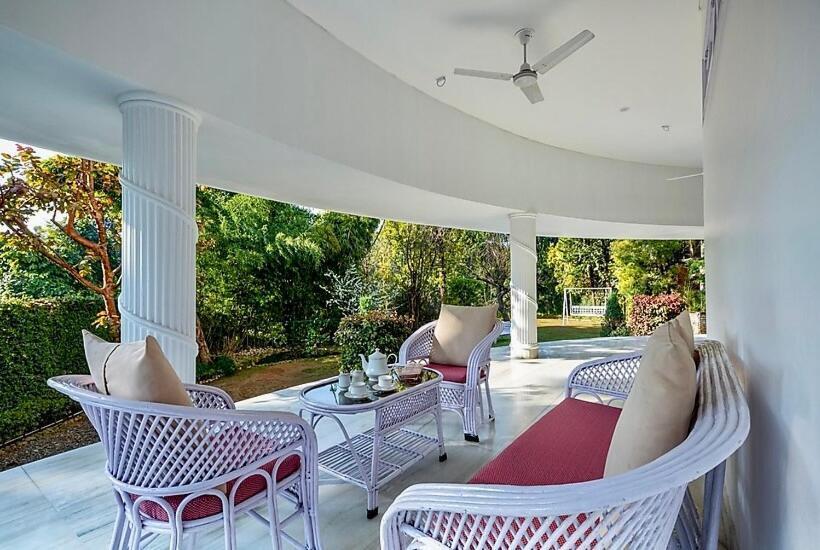 Pensão Saffron Leaf W567