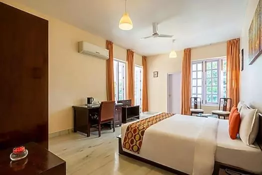 Majatalo Saffron Leaf W567