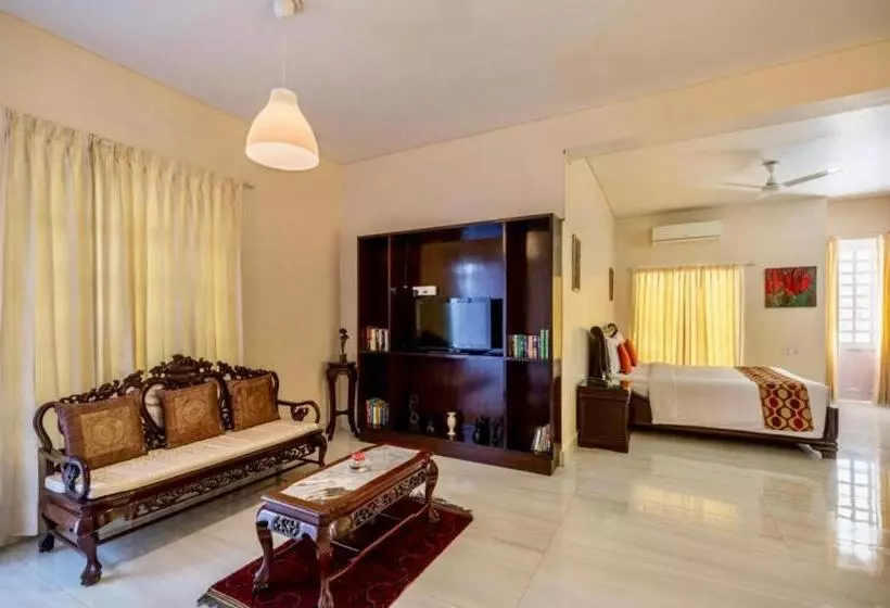 Majatalo Saffron Leaf W567