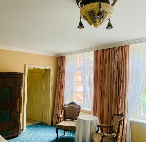 مبيت وإفطار Schloss Karow