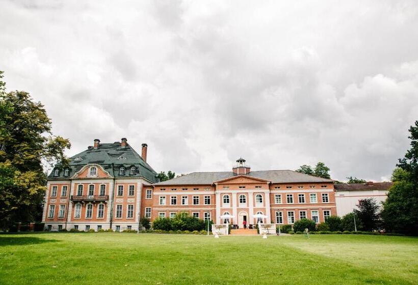 مبيت وإفطار Schloss Karow