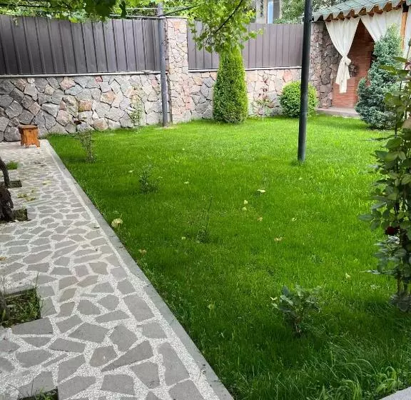 هتل Green Garden
