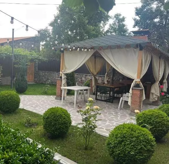 هتل Green Garden