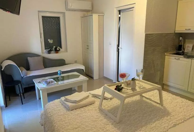 پانسیون Apartmani Karach