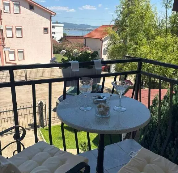 پانسیون Apartmani Karach