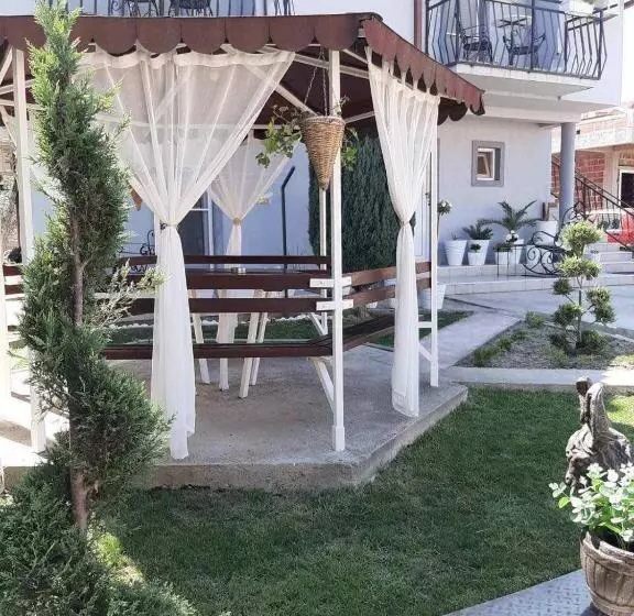 پانسیون Apartmani Karach