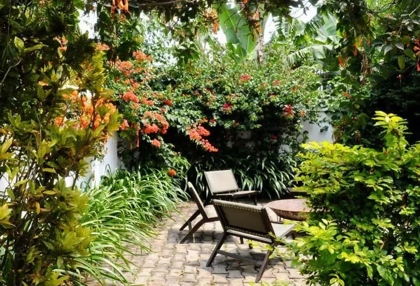 Majatalo Oya Guest House