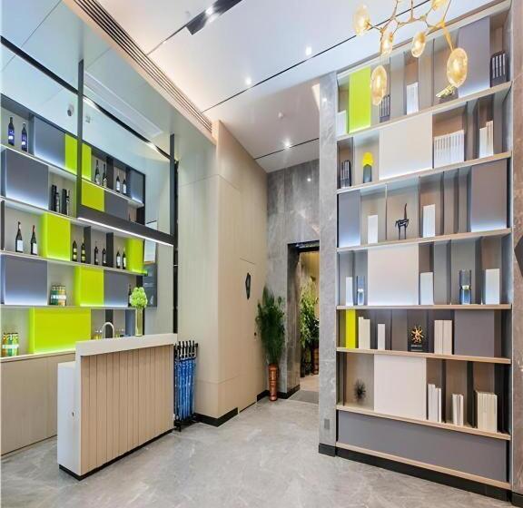 Echarm Hotel Wuhan Huangpi Xiangyang Avenue