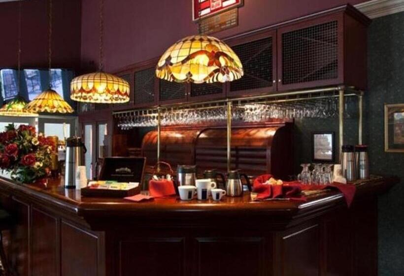 فندق South Thompson Inn