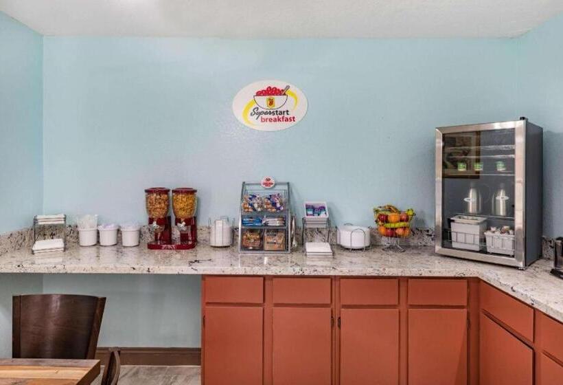 酒店 Super 8 By Wyndham Kinder/coushatta Near Casino