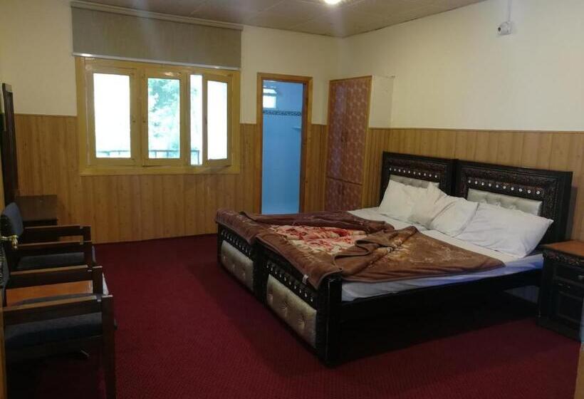 هتل Last Resort, Sajjan Gali