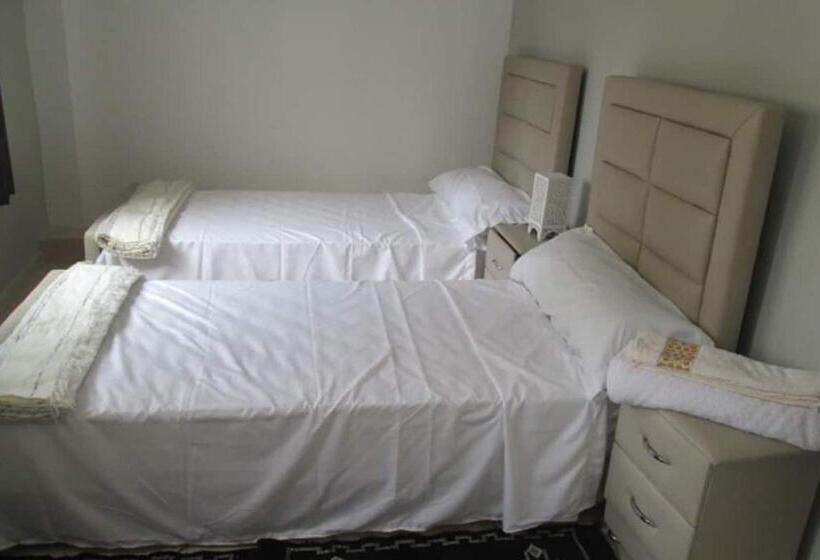 Majatalo Malak Tingis