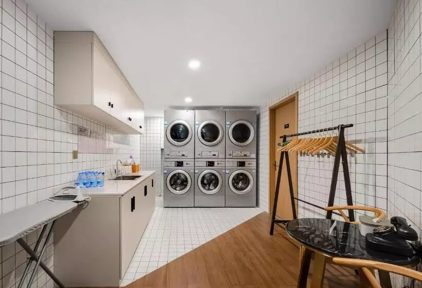 Atour Hotel Chifeng Hongshan Sport Center