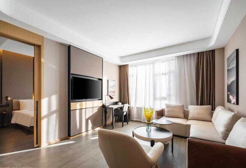 Atour Hotel Chifeng Hongshan Sport Center