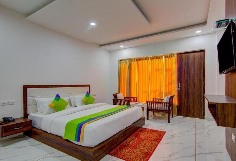 Hotel Treebo Down Town, Dalhousie