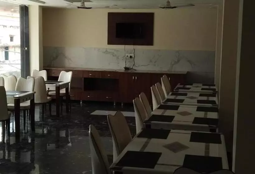 Jmc Hotel G9 Pithampur