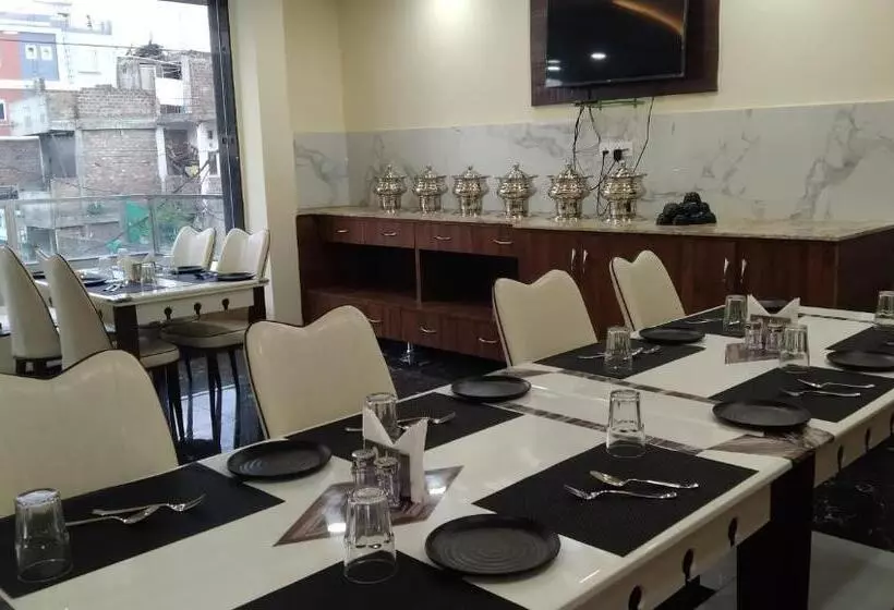 Jmc Hotel G9 Pithampur