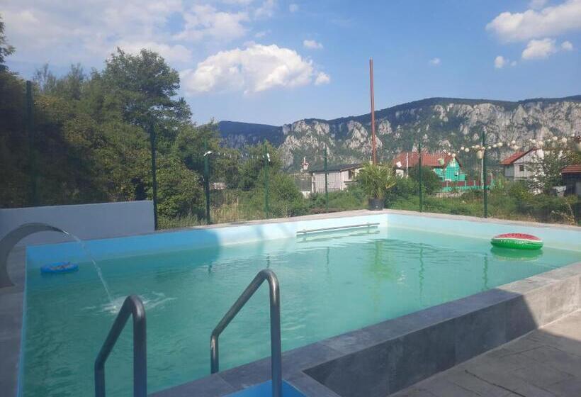 Пансион Vila Krystal