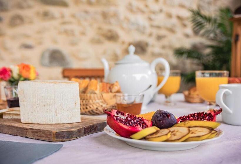 مبيت وإفطار Ostal Cassinia