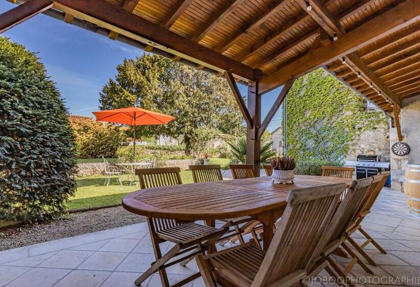 مبيت وإفطار Ostal Cassinia