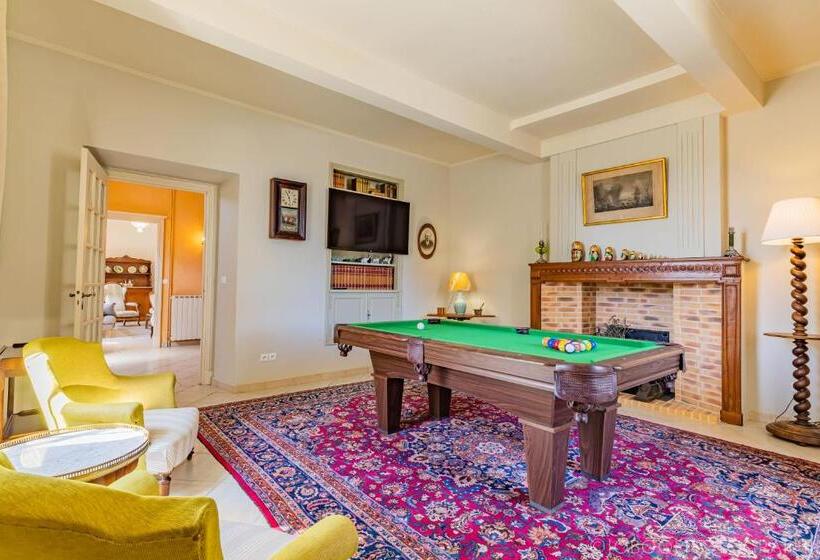 مبيت وإفطار Ostal Cassinia