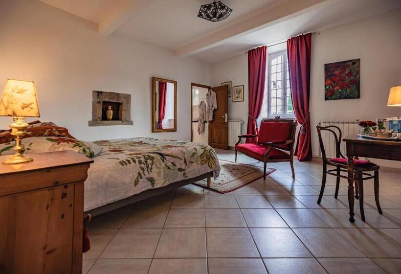 مبيت وإفطار Ostal Cassinia