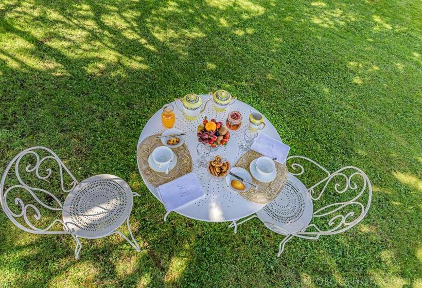 مبيت وإفطار Ostal Cassinia