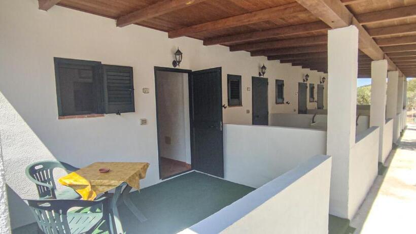 Hotelli B&b Cala Cartoe