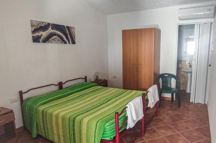 Hotelli B&b Cala Cartoe