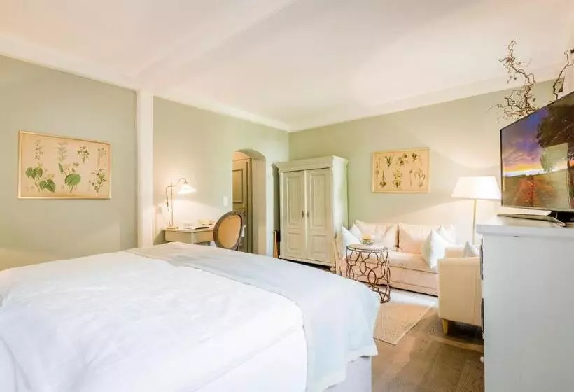 Hotelli Landhaus Bacher