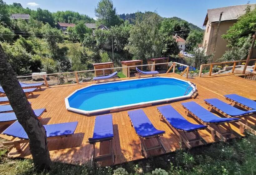 پانسیون Casa Manu